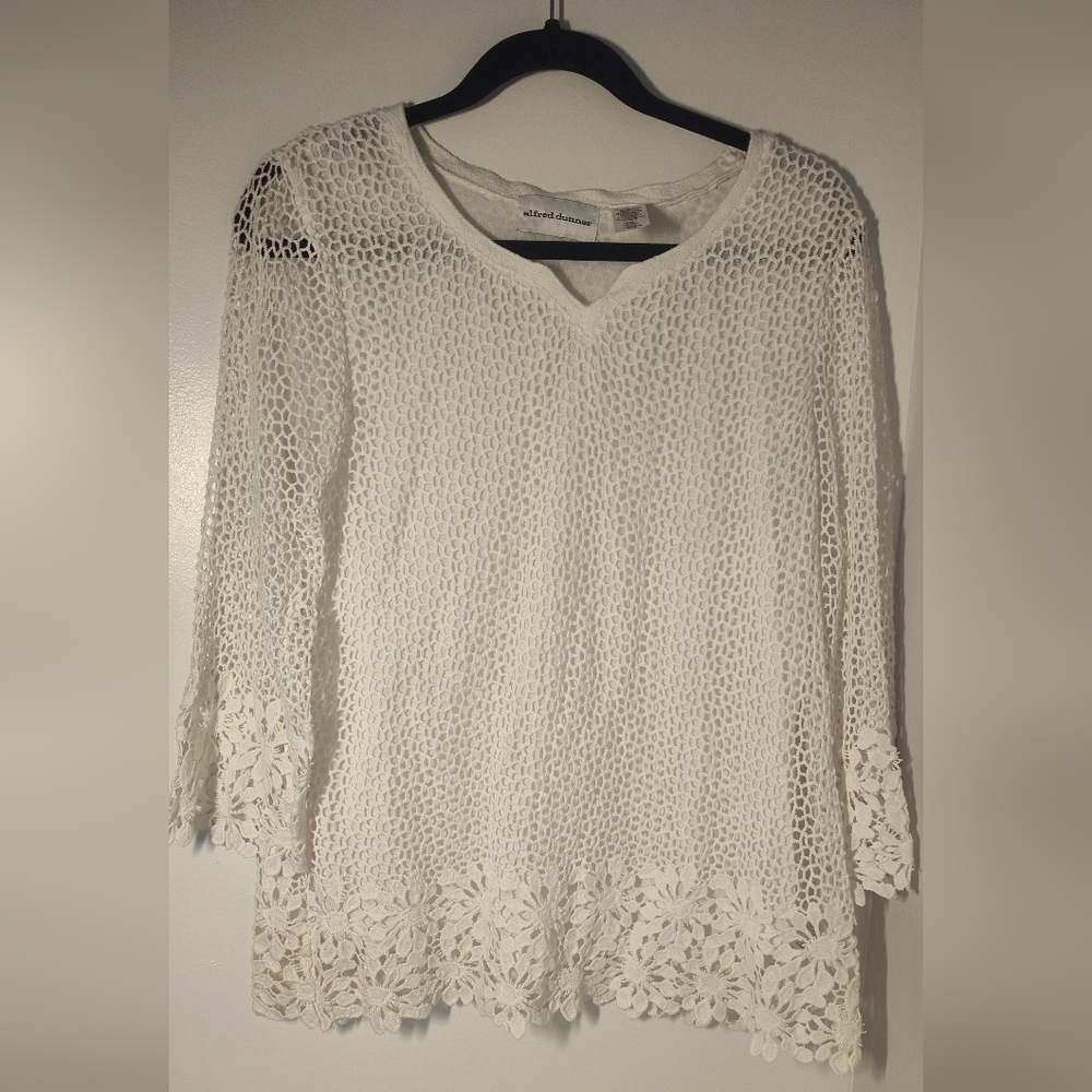 Alfred Dunner White Crochet Top with Floral Hem Size Lg #473